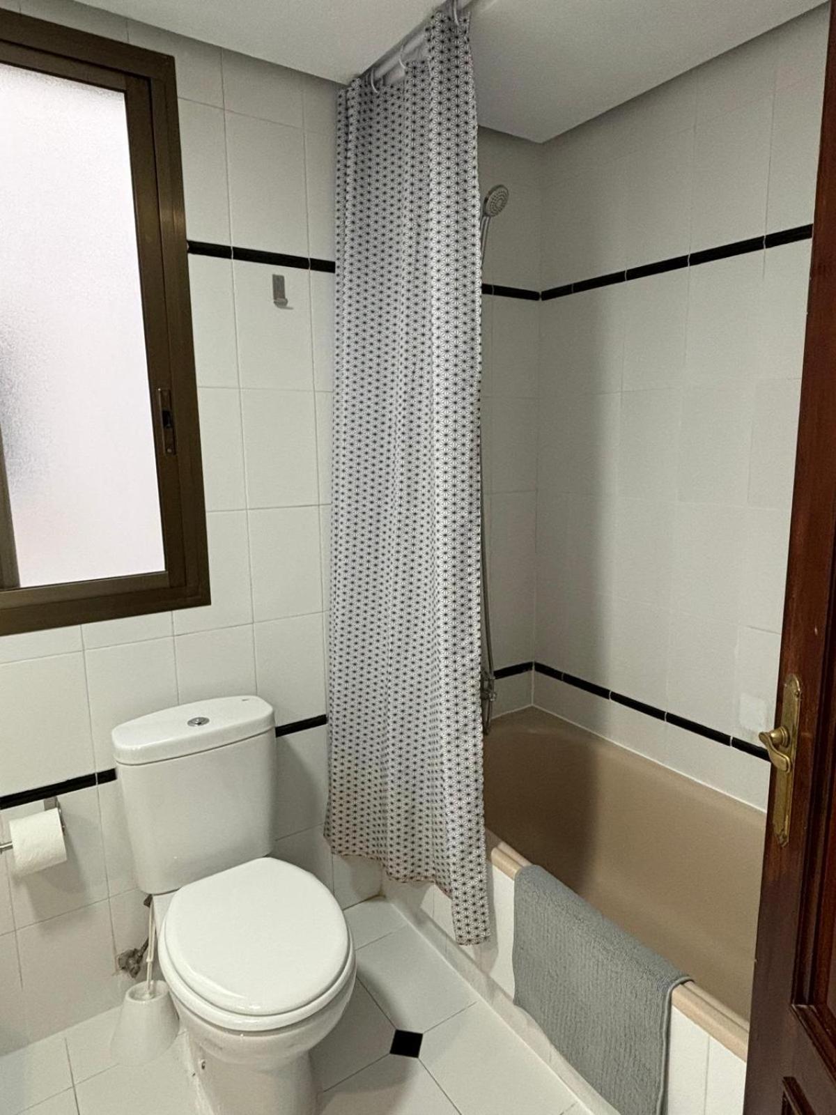 Просторная Квартира Рядом С Морем В Хорошем Районе Torrevieja Exterior photo